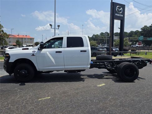 New 2026 RAM 3500 Tradesman AWD/4WD image 8