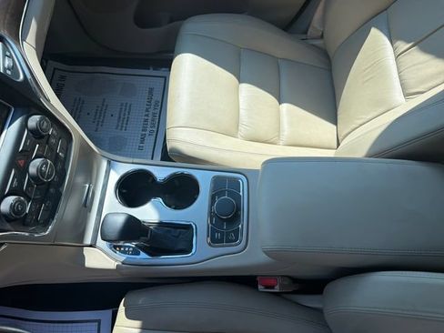 Used 2016 Jeep Grand Cherokee Limited AWD/4WD image 28