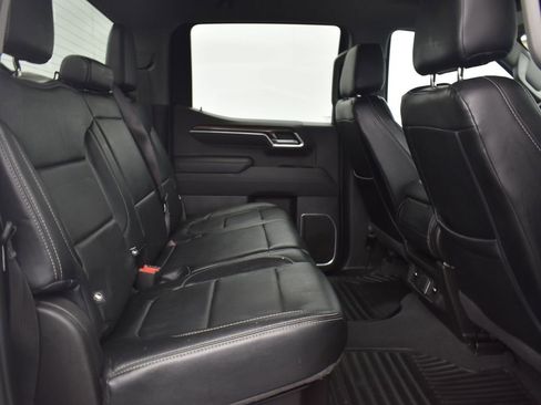 Used 2022 Chevrolet Silverado 1500 LT w/ Z71 Off-Road Package image 16