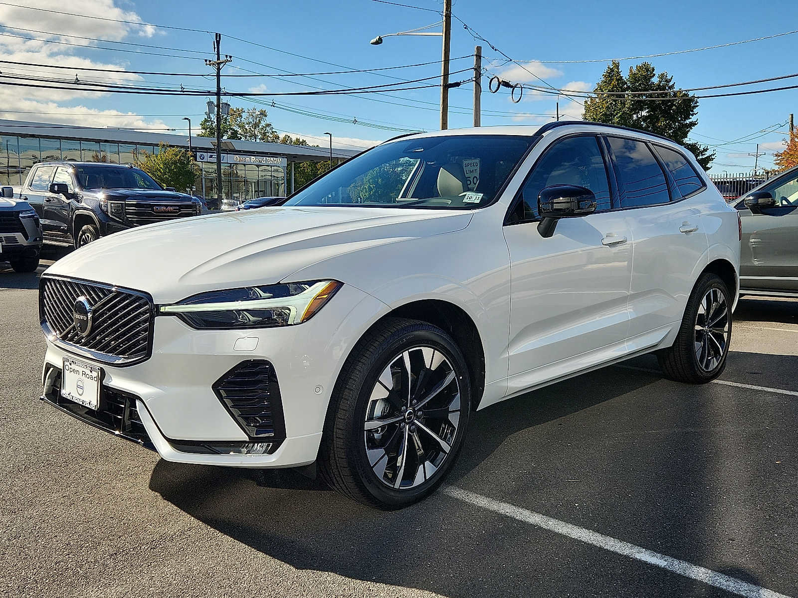 Used 2027 Volvo XC60 B5 Plus AWD/4WD image 3