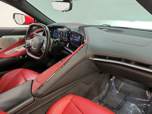 Used 2022 Chevrolet Corvette Stingray Preferred Cpe w/ Z51 Performance Package RWD image 25