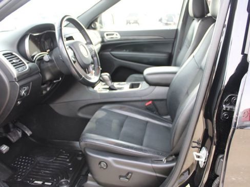 Used 2021 Jeep Grand Cherokee Laredo X image 17