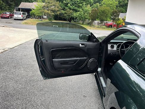Used 2008 Ford Mustang GT Premium RWD image 25