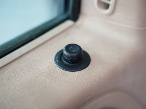 Used 2014 Ford F150 Lariat w/ Lariat Chrome Package image 43