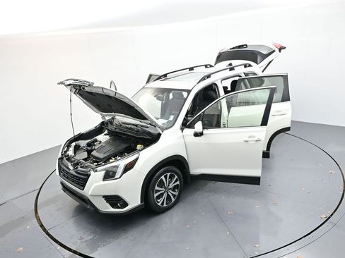 Certified 2024 Subaru Forester Limited image 40