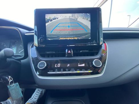 Used 2025 Toyota Corolla LE FWD image 20