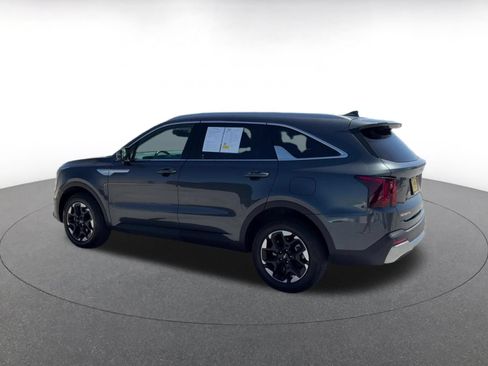 Used 2024 Kia Sorento S AWD/4WD image 10