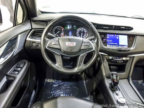 Certified 2024 Cadillac XT5 Premium Luxury w/ LPO, Floor Liner Package image 2