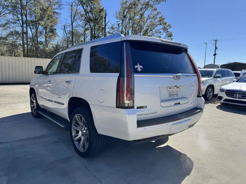 Used 2016 Cadillac Escalade Premium image 18