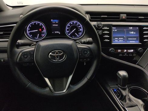 Used 2018 Toyota Camry SE FWD image 22
