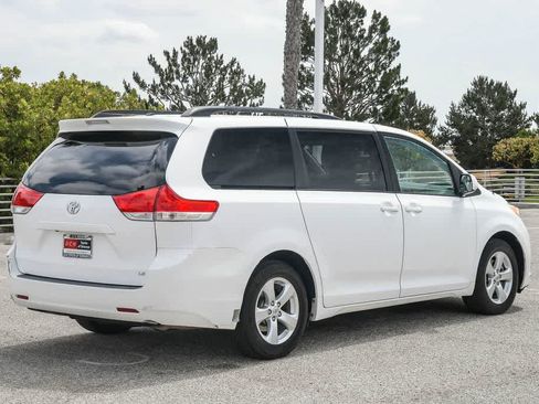 Used 2012 Toyota Sienna LE FWD image 9