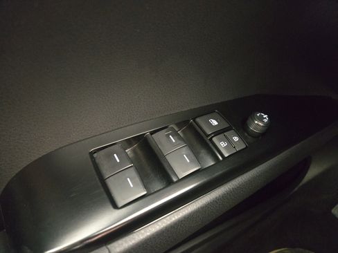 Used 2025 Toyota Camry SE image 26