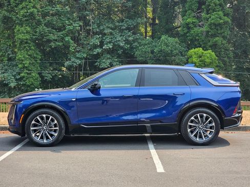 New 2026 Cadillac Lyriq Sport AWD/4WD image 2