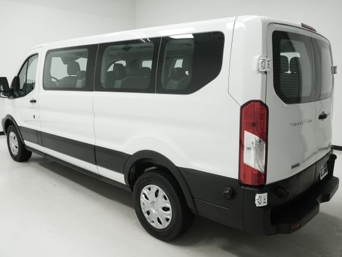Used 2015 Ford Transit 350 XLT RWD image 4