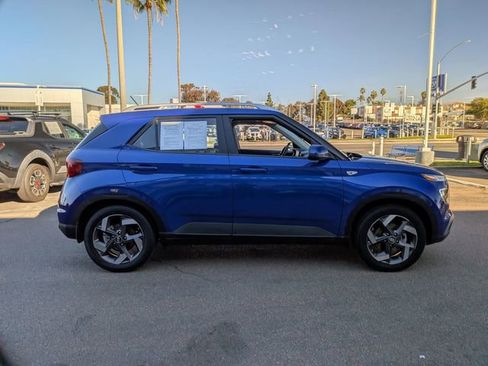 Used 2025 Hyundai Venue SEL FWD image 5
