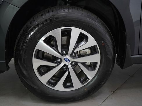 Used 2025 Subaru Outback Premium image 29