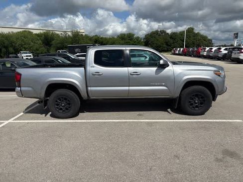 Used 2021 Toyota Tacoma SR5 RWD image 6