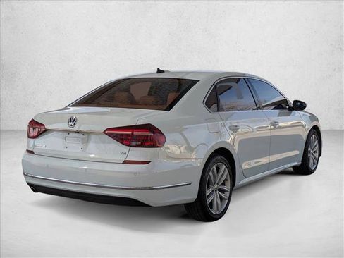 Used 2018 Volkswagen Passat 2.0T SE image 5