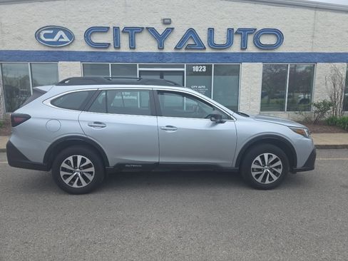 Used 2020 Subaru Outback image 3