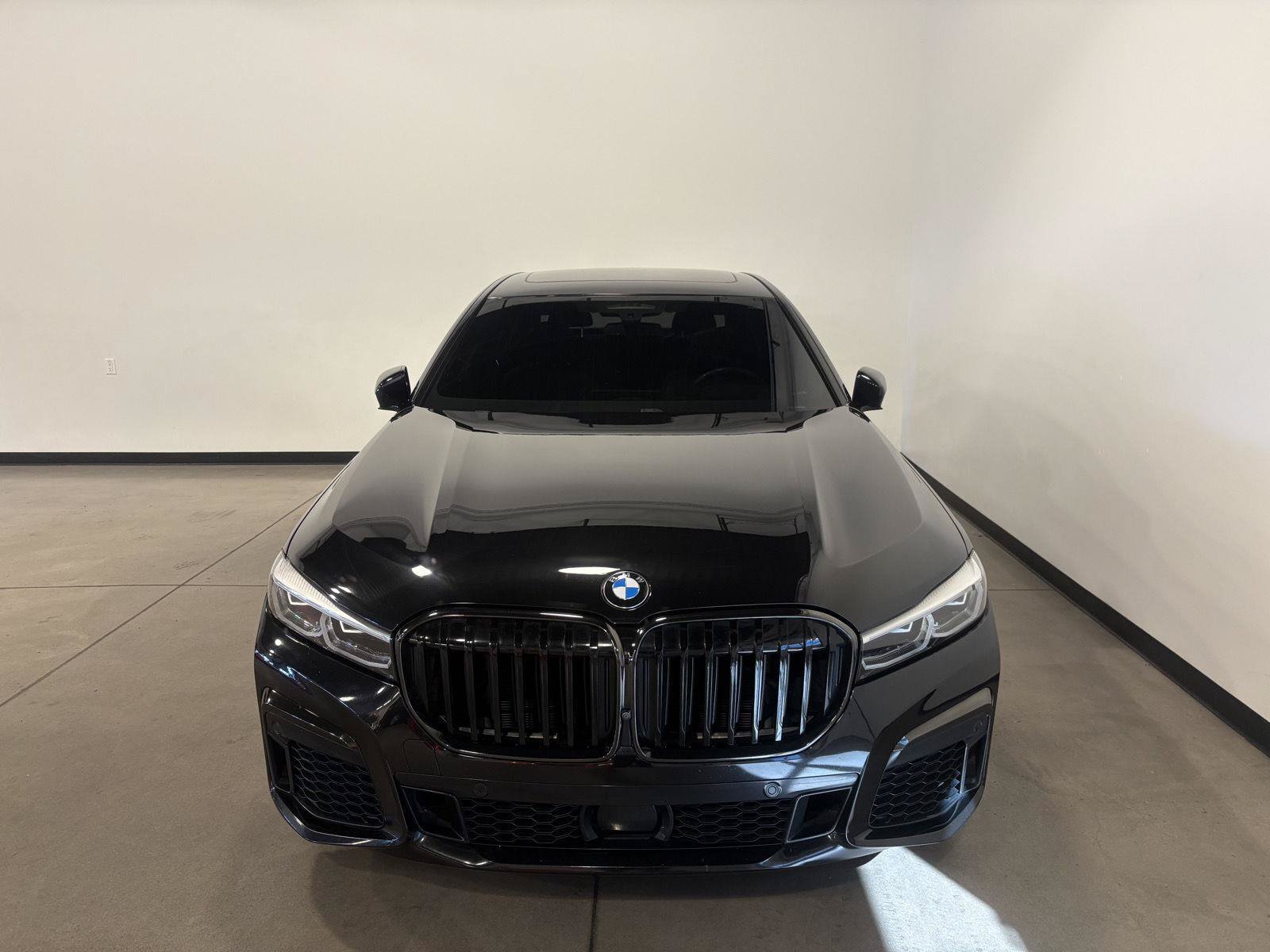 Used 2022 BMW 750i xDrive w/ Executive Package AWD/4WD image 9