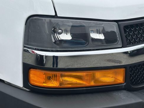 Used 2024 Chevrolet Express 3500 LT w/ LT Preferred Equipment Group RWD image 9