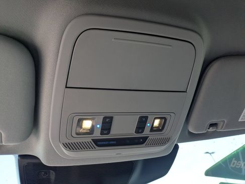 Used 2022 Ford Explorer XLT AWD/4WD image 27