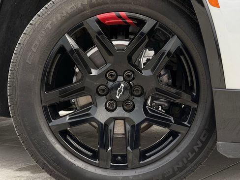 Used 2023 Chevrolet Traverse Premier w/ Redline Edition FWD image 9