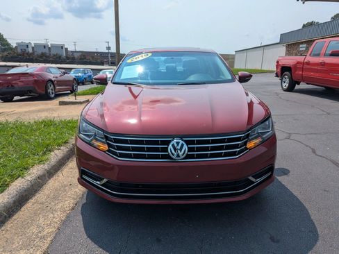 Used 2019 Volkswagen Passat 2.0T Wolfsburg w/ Wheels & Sunroof Package FWD image 2
