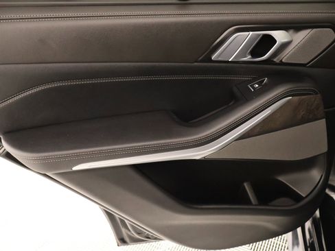 Used 2024 BMW X5 xDrive40i w/ Executive Package image 18