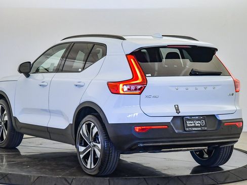 Certified 2025 Volvo XC40 B5 Plus w/ Climate Package image 2