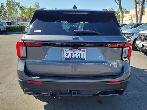 Used 2025 Ford Explorer ST-Line w/ Premium Package image 23