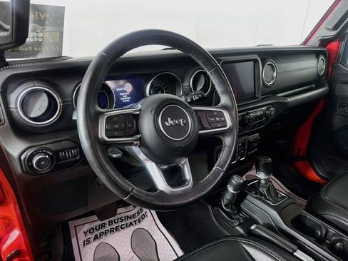 Used 2019 Jeep Wrangler Unlimited Sahara w/ Uconnect 4C Nav & Sound Group AWD/4WD image 9