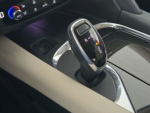 Used 2020 Buick Enclave Premium w/ Surround and Sites Package image 22