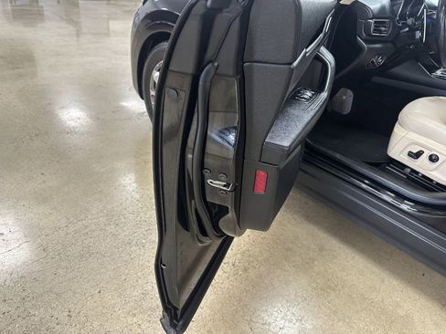 Used 2020 Maserati Levante S image 43