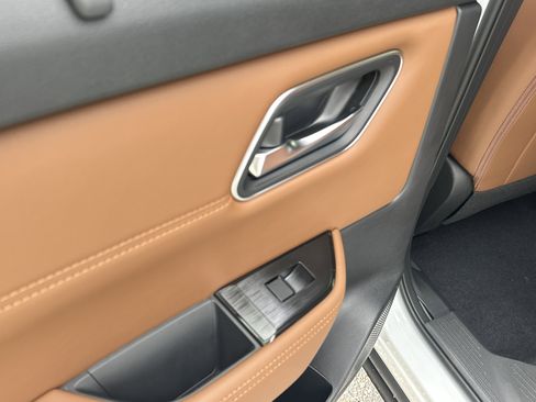 New 2026 Nissan Rogue Platinum AWD/4WD image 12