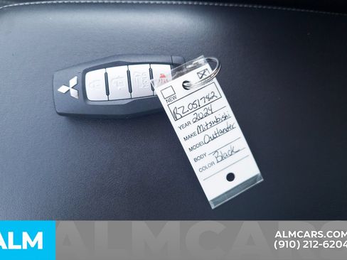 Used 2024 Mitsubishi Outlander SE AWD/4WD image 19