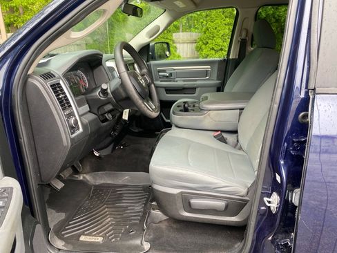Used 2017 RAM 1500 Classic SLT AWD/4WD image 9