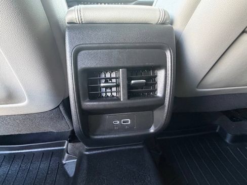 Used 2023 Cadillac XT4 Luxury FWD image 17