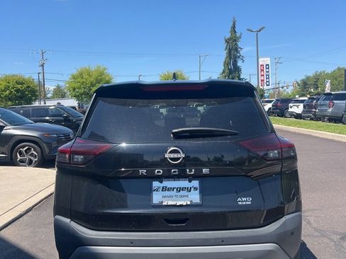 Used 2022 Nissan Rogue S AWD/4WD image 5
