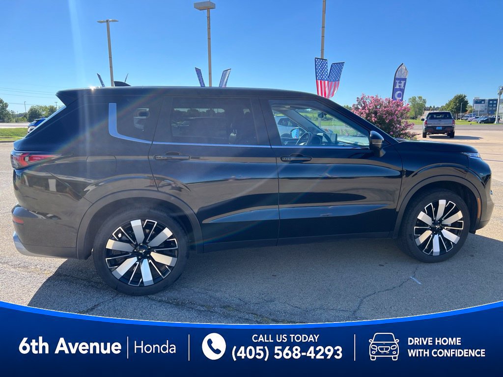 Used 2025 Mitsubishi Outlander SE AWD/4WD image 4