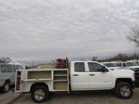 Used 2019 Chevrolet Silverado 2500 W/T w/ WT Convenience Package image 5