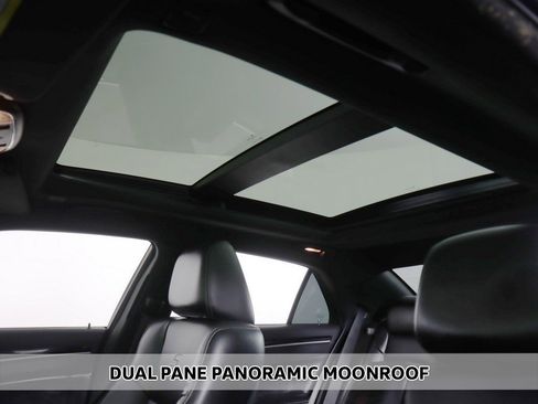 Used 2018 Chrysler 300 S image 3