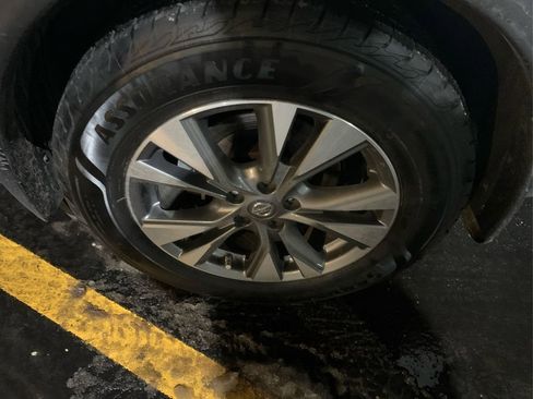 Used 2018 Nissan Murano SV w/ Cargo Package image 21