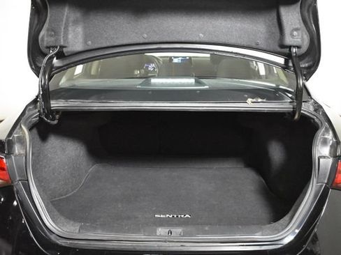 Used 2023 Nissan Sentra SR w/ Midnight Edition Package FWD image 29