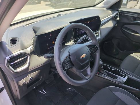 Used 2025 Chevrolet TrailBlazer LT AWD/4WD image 15
