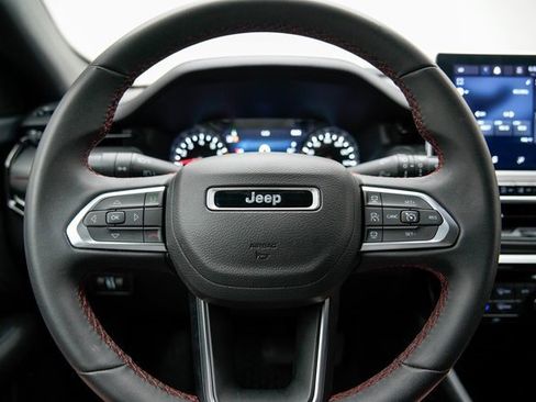 Used 2024 Jeep Compass Trailhawk image 32