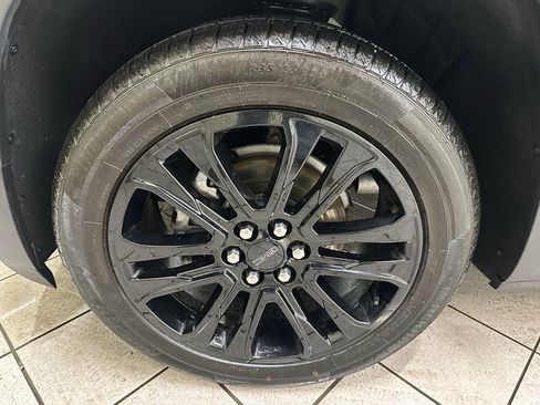 Certified 2023 GMC Acadia SLT w/ Elevation Edition image 16