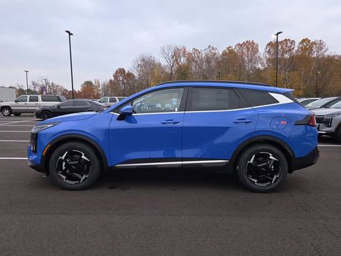 New 2026 Kia Sportage EX w/ EX Panorama Roof Package FWD image 2