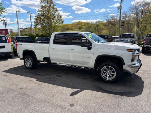 Used 2021 Chevrolet Silverado 2500 LT w/ Convenience Package AWD/4WD image 5