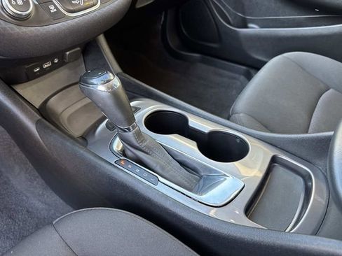 Used 2020 Chevrolet Malibu LS image 32